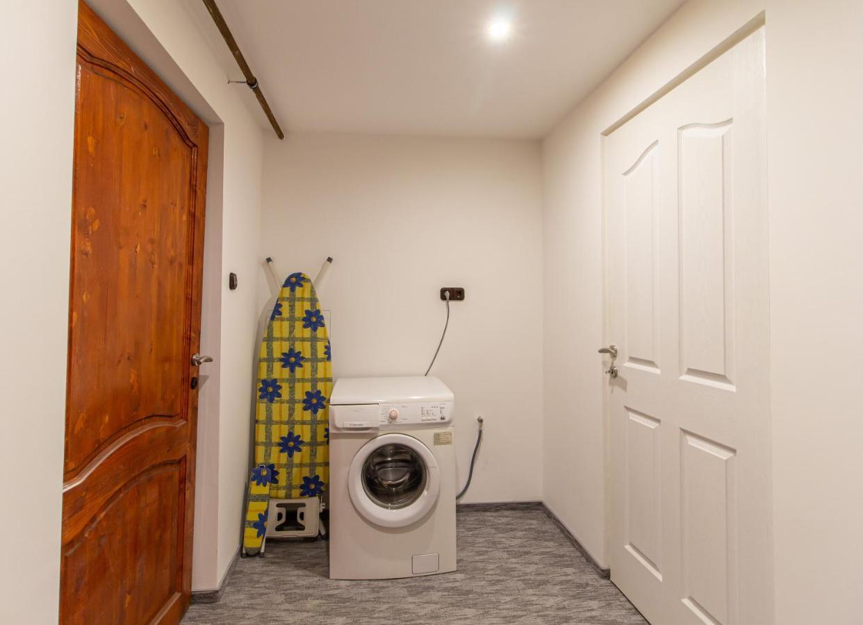 Deli Terasz A Apartman Free Parking, Self-Check-In Anytime Gyor Ngoại thất bức ảnh