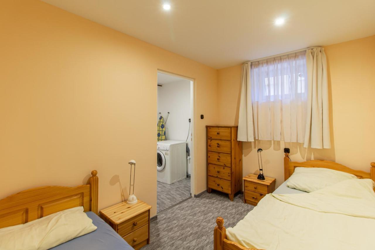 Deli Terasz A Apartman Free Parking, Self-Check-In Anytime Gyor Ngoại thất bức ảnh