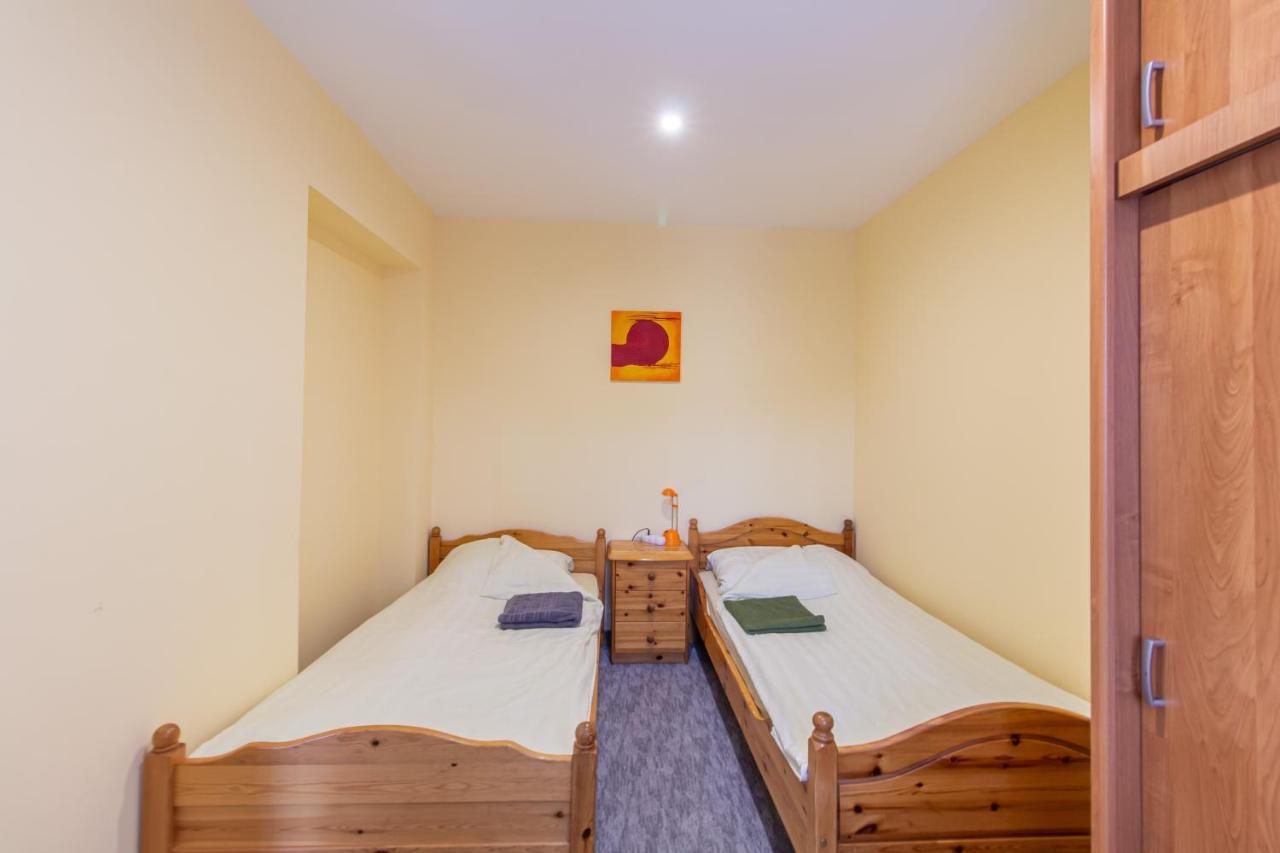 Deli Terasz A Apartman Free Parking, Self-Check-In Anytime Gyor Ngoại thất bức ảnh