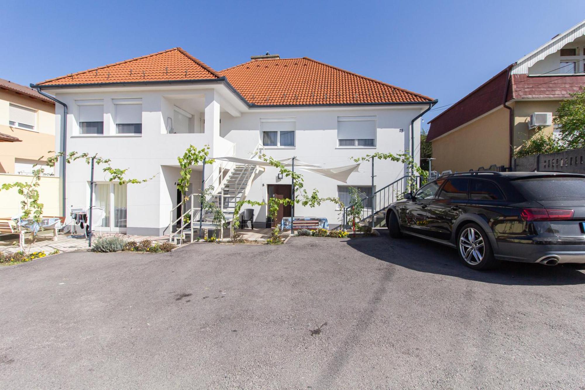 Deli Terasz A Apartman Free Parking, Self-Check-In Anytime Gyor Ngoại thất bức ảnh